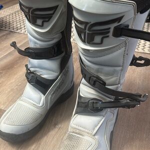 Fly Racing Maverik Moto Boot grey/black 12
Used once- see pics for scuffmarks